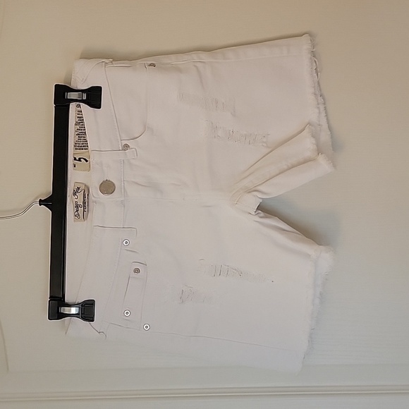 Indigo Rein Size 5 Mid Rise Raw Hem White Denim Shorts. EUC - Picture 1 of 7